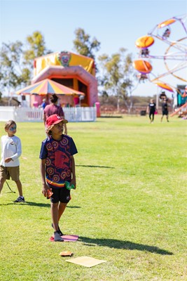 2022 Outback Festival Side Show - 20220925 1062