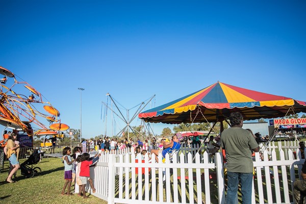 2022 Outback Festival Side Show - 20220925 1229