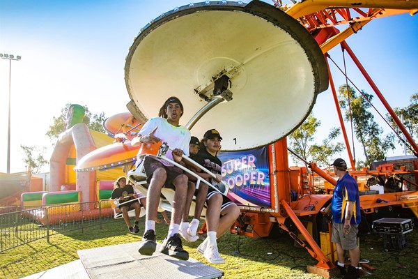 2022 Outback Festival Side Show - 20220925 1241